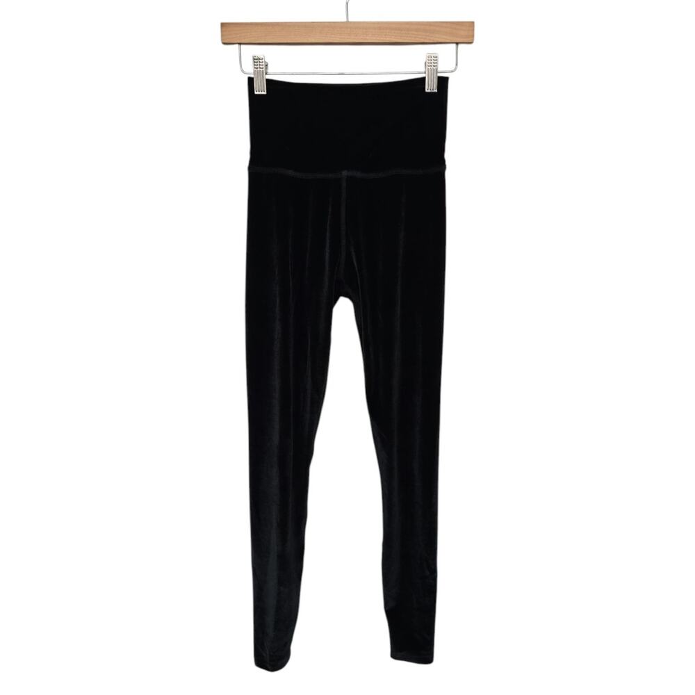 High-Waist Black Velvet Leggings - Women